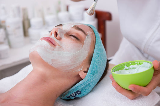 La guía definitiva para elegir el mejor exfoliante facial para una piel radiante